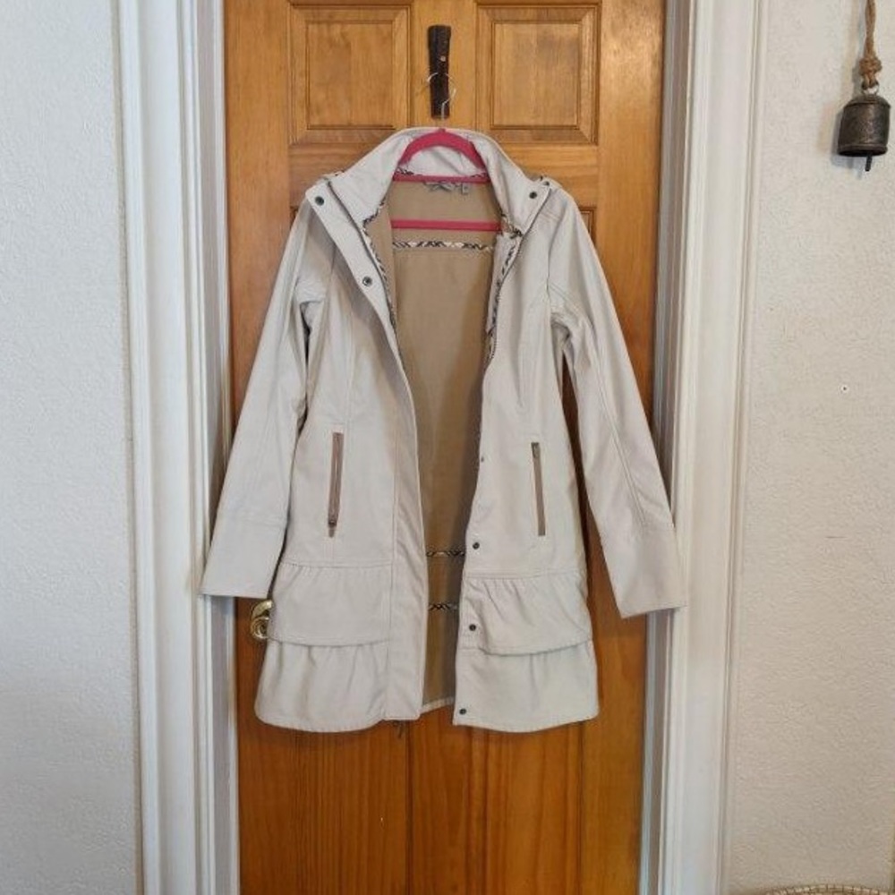 Athleta Ecru Shelter Cove Rain Coat